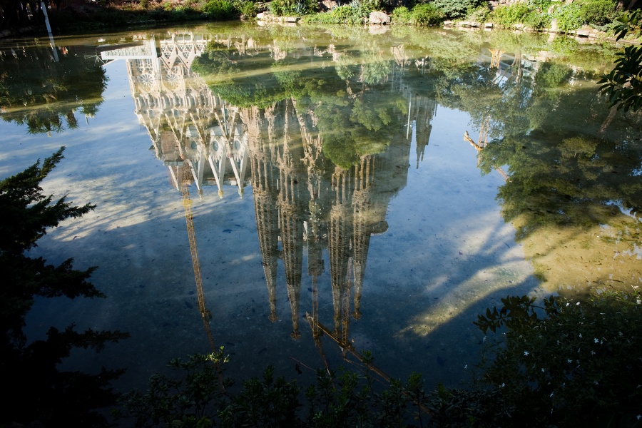 Sagrada Familia v jez�rku