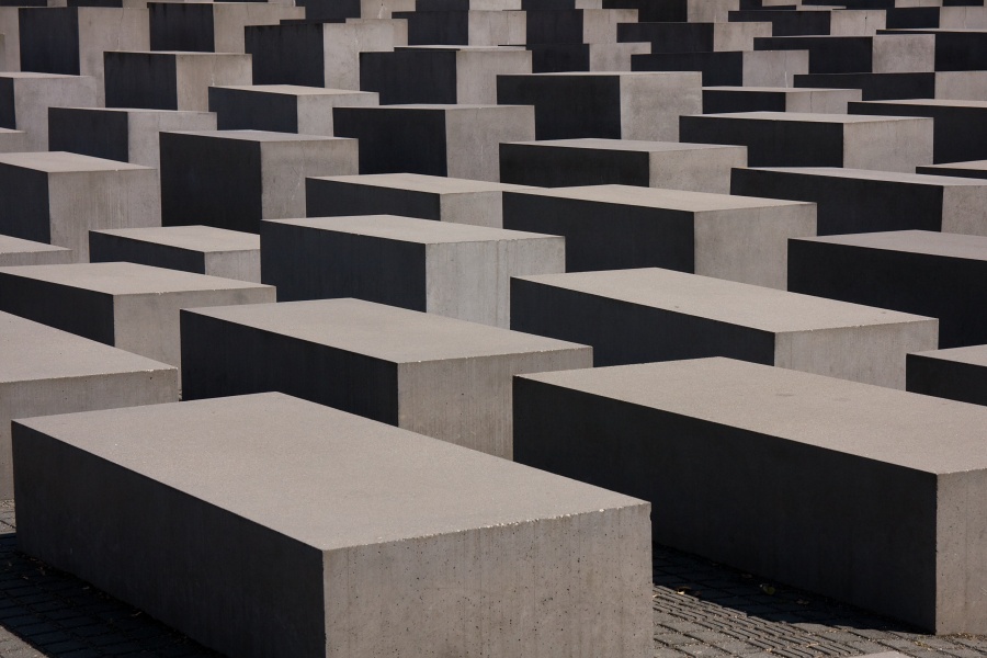 Pam�tn�k holocaustu I