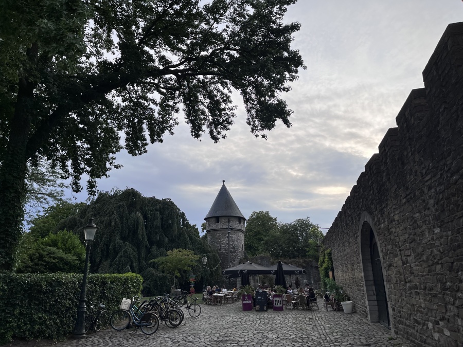 Hradby
