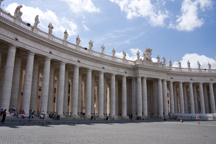Kolonda ve Vatiknu III