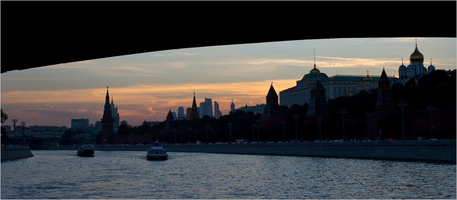 Plavba po �ece Moskv�