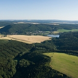 Nemojanská louka, pístovický rybník a Pístovice, vlevo Račice